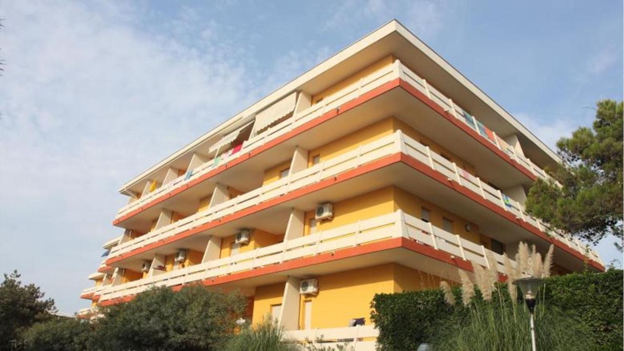 Condominio Carina Sud Bibione Buitenkant foto