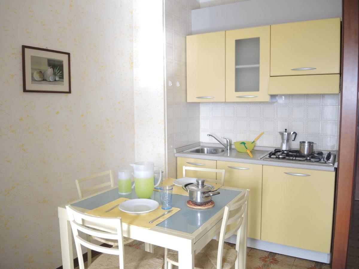 Condominio Carina Sud Bibione Buitenkant foto