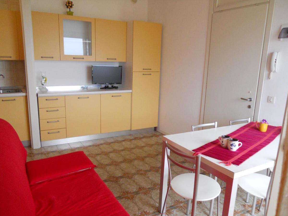 Condominio Carina Sud Bibione Buitenkant foto