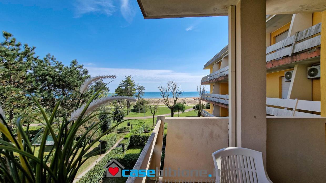 Condominio Carina Sud Bibione Buitenkant foto